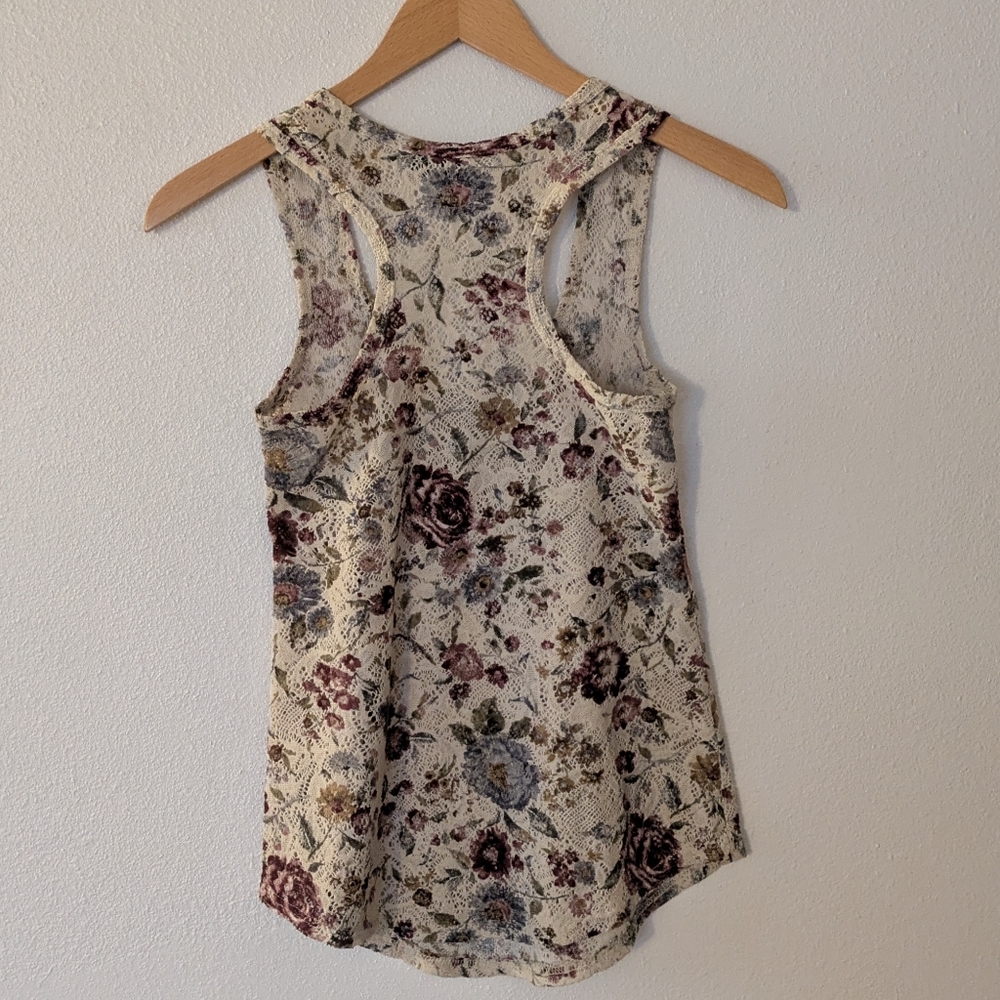 BKE Floral Lace Sleeveless Top - Picture 2 of 4